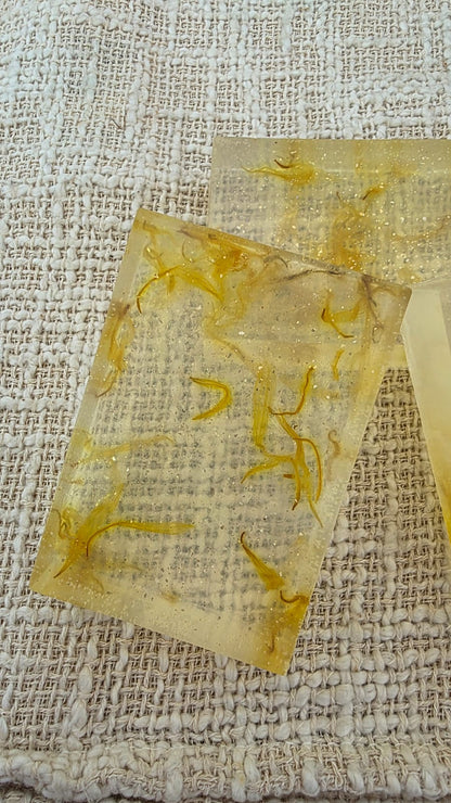 Sabonete Artesanal de Glicerina com Calêndula 100g