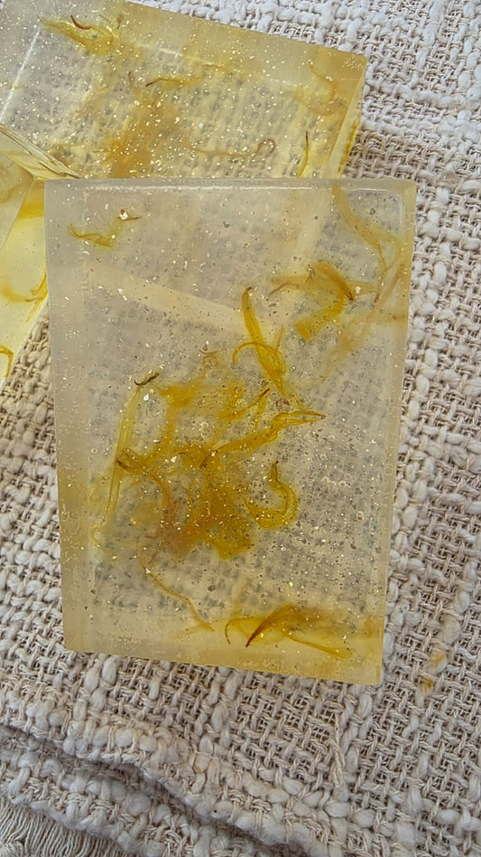 Sabonete Artesanal de Glicerina com Calêndula 100g