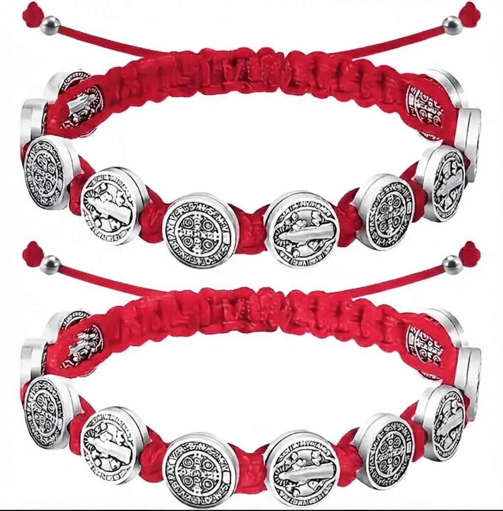 Pulseira 10 Medalhas de São Bento Ajustável em Macramê – Proteção Espiritual