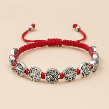 Pulseira 10 Medalhas de São Bento Ajustável em Macramê – Proteção Espiritual